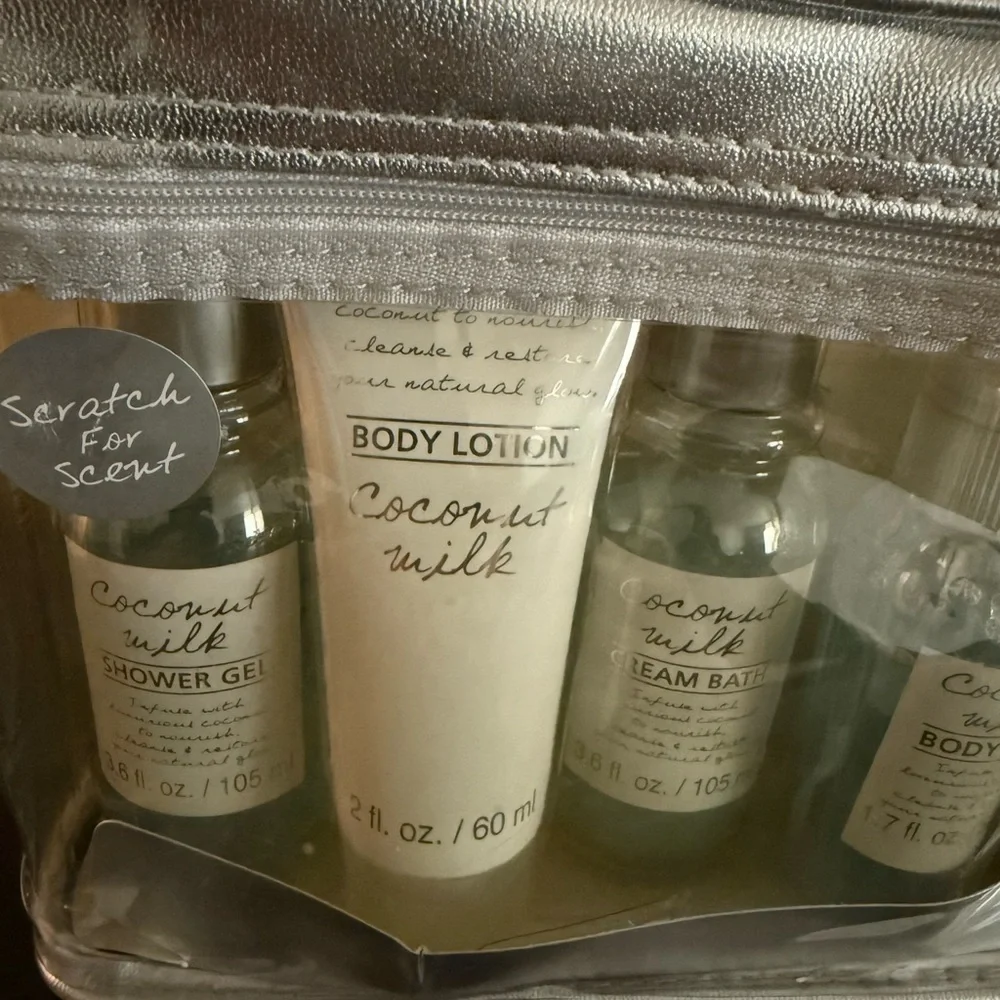 Coconut Milk Bath & Body Gift Set Spa Kit | Travel Case Lotion Mist Soak Bundle